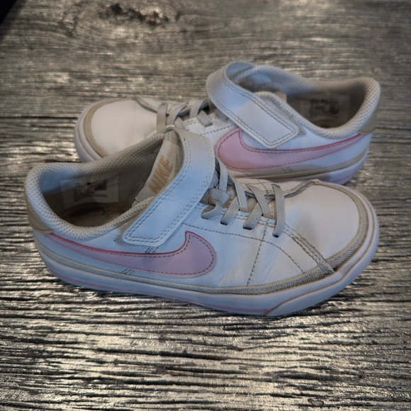 Nike Kids White and Pink Velcro Sneakers - Picture 1 of 4